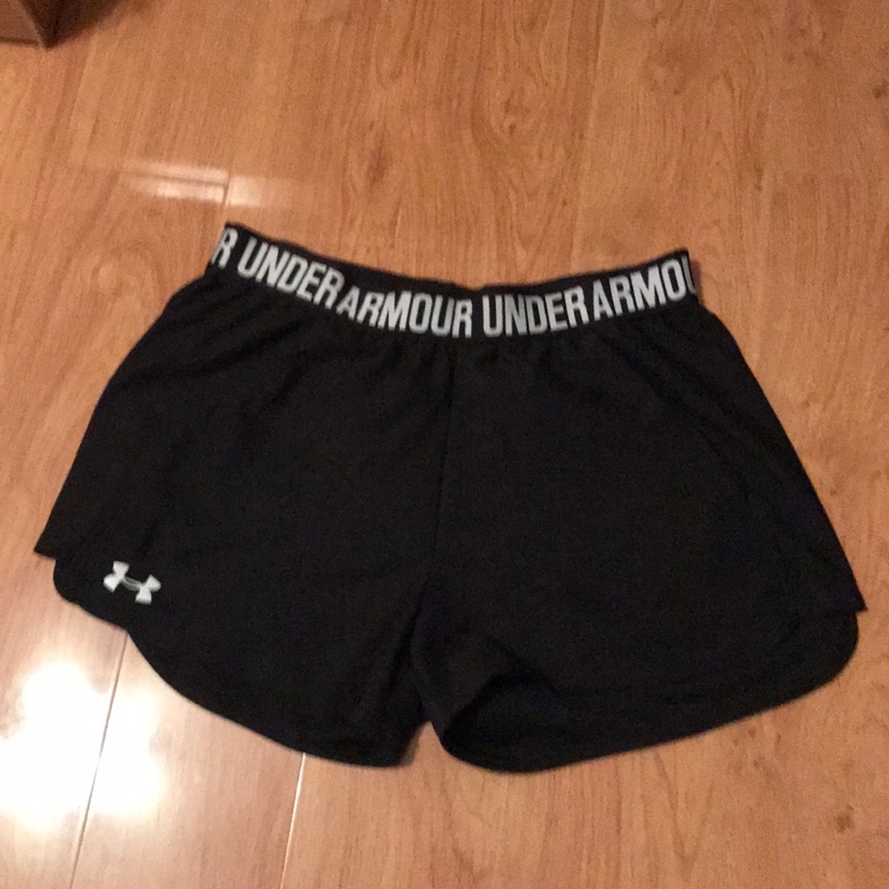 Under Armour Shorts w/ pockets